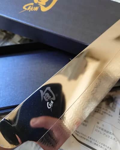 Ніж Гюто (Gyuto) 200mm, Kai Shun Kagerou, сталь VG10  - Thumbnail 4
